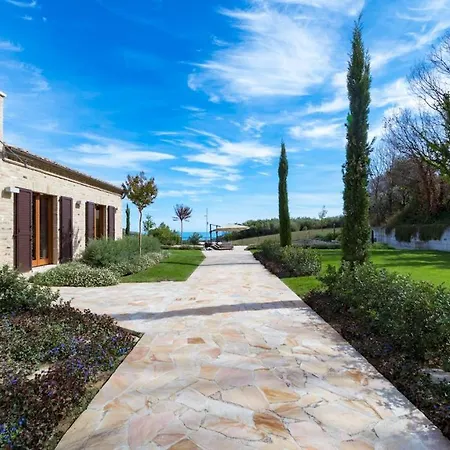 Vila Borgo Da Monte 8, Emma *