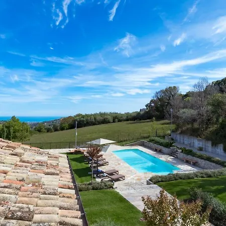 Borgo Da Monte 8, Emma Vila *