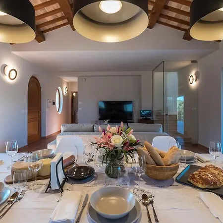 Borgo Da Monte 8, Emma