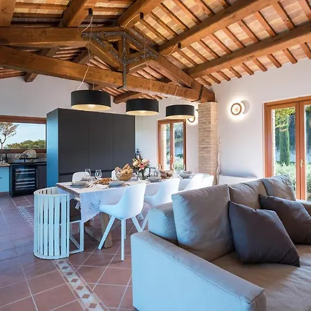 Borgo Da Monte 8, Emma Villa