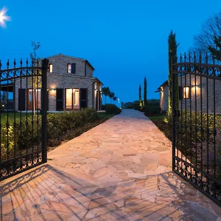 Borgo Da Monte 8, Emma فيلة مونتيبراندون