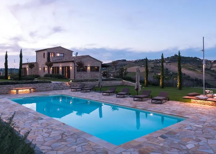 Borgo Da Monte 8, Emma Villa *