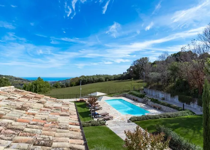 Borgo Da Monte 8, Emma Villa *