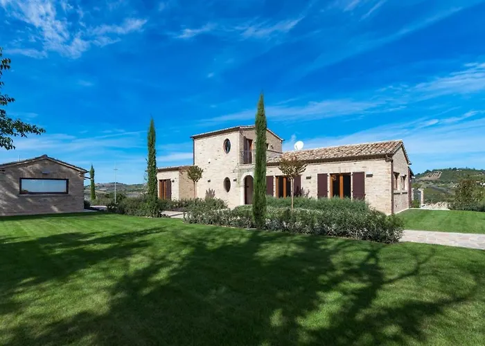 Borgo Da Monte 8, Emma